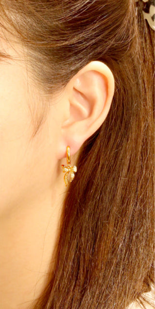 14K Gold/White Gold Dipped Boutique Ribbon Huggie Earrings